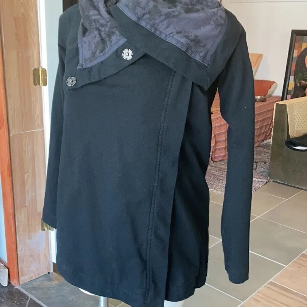 Lululemon athletica jacket